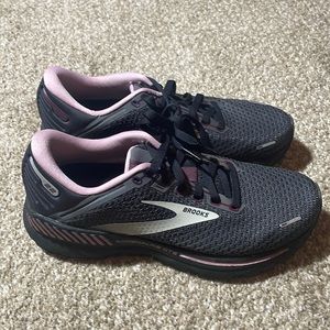 Brooks Adrenaline GTS 22 SIZE: 6.5